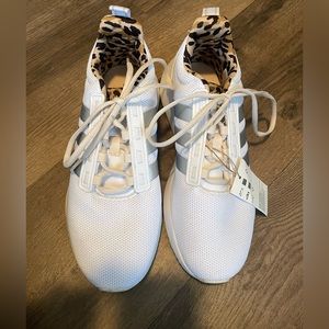 Women’s Adidas Tennis shoes